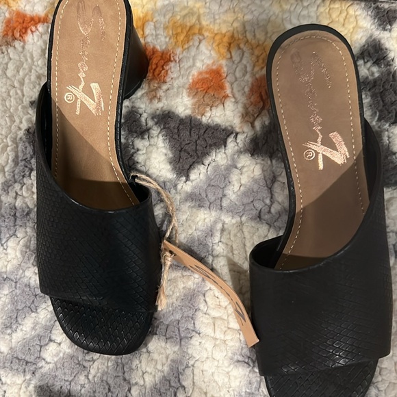 Seven 7 black Vera  mule  size 8 NWT - Picture 2 of 6